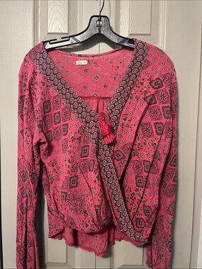 7/$20 Hollister Pink Floral Print Boho Top